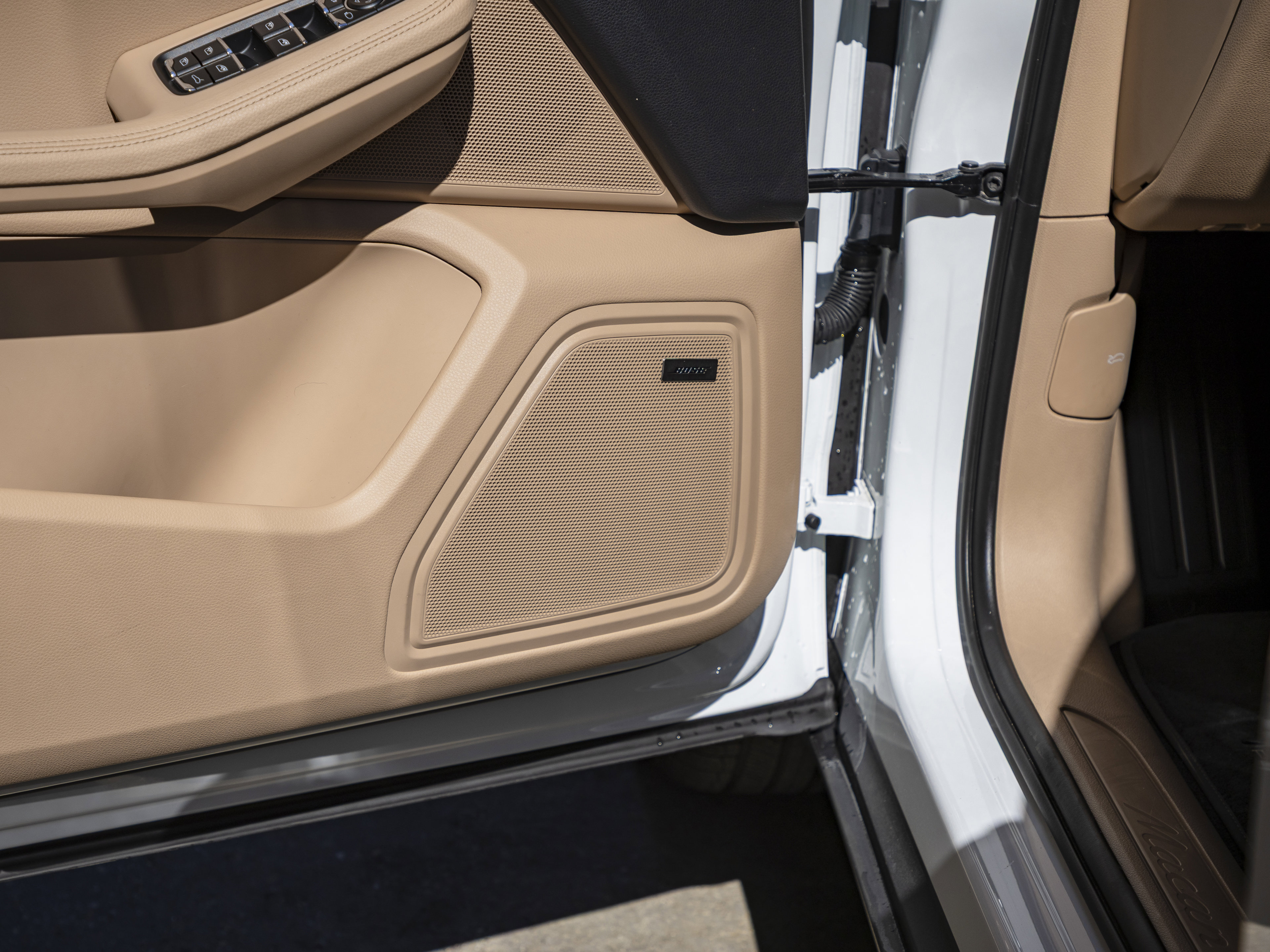 Certified 2025 Porsche Macan image 24