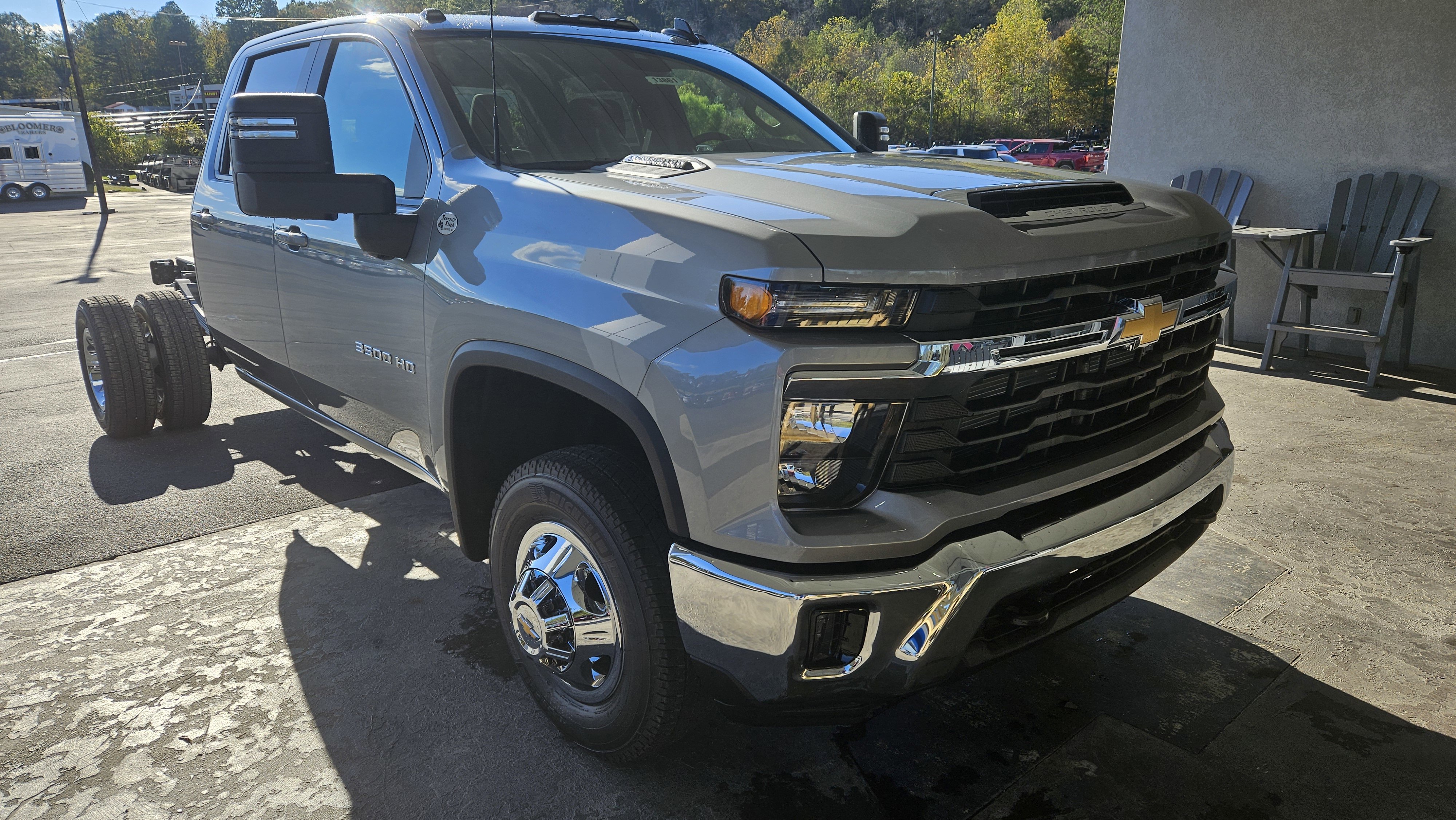 New 2026 Chevrolet Silverado 3500 LT image 2