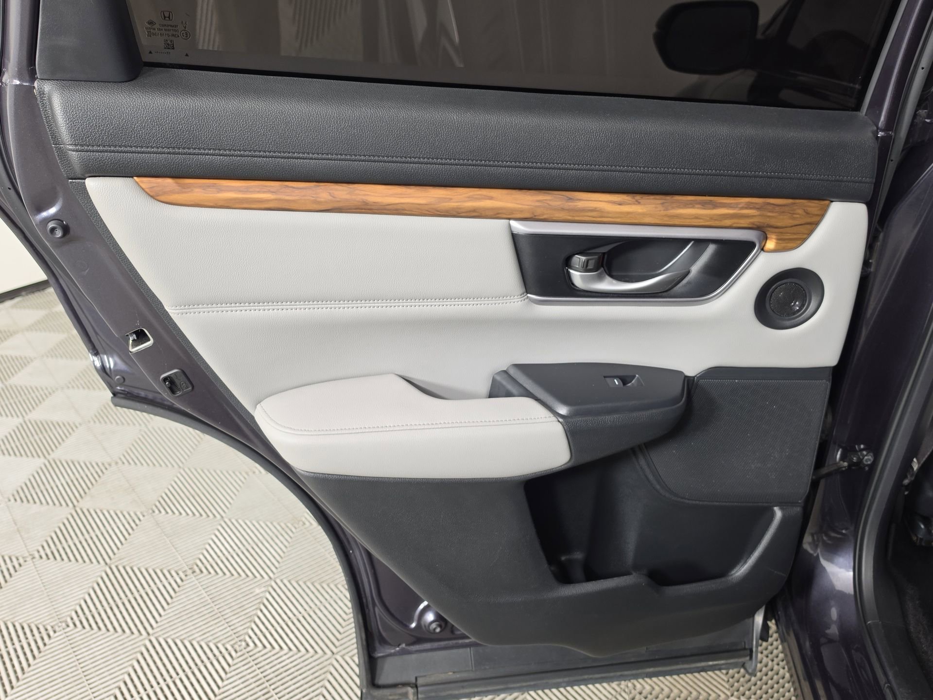 Used 2017 Honda CR-V EX-L image 41