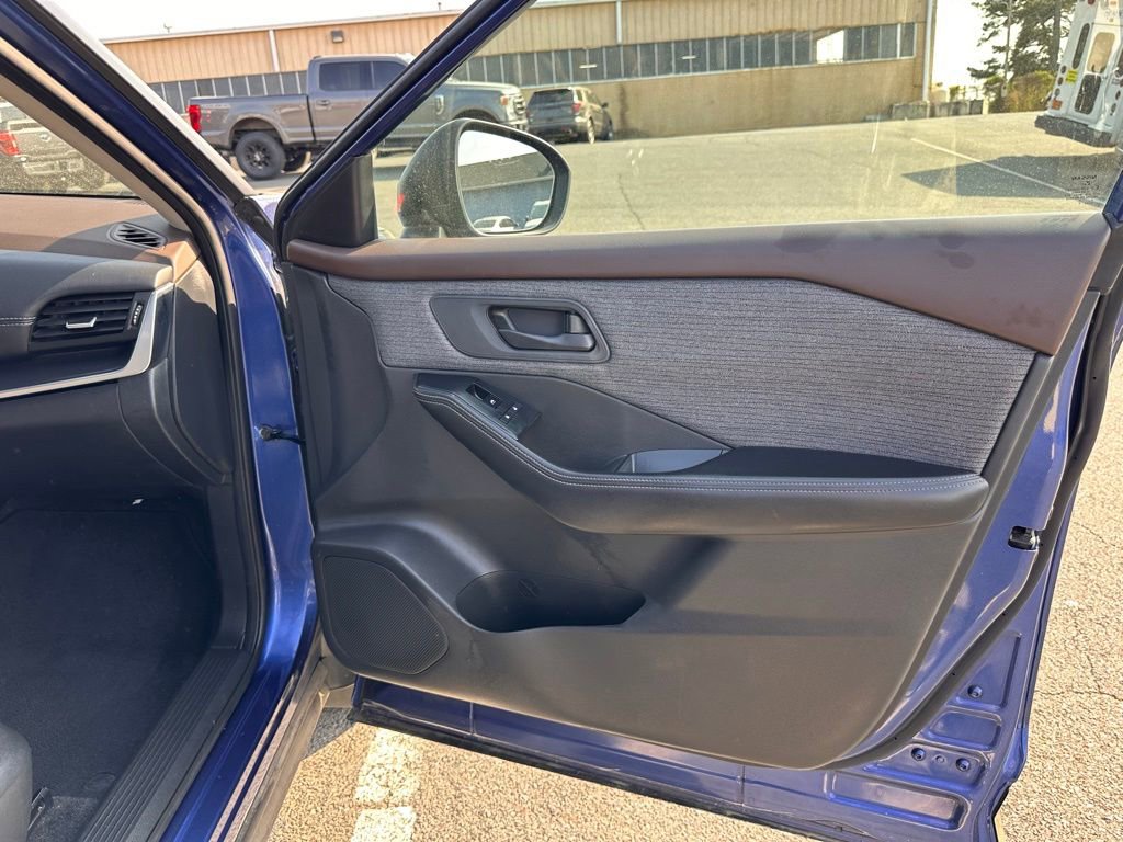 Used 2021 Nissan Rogue S image 16