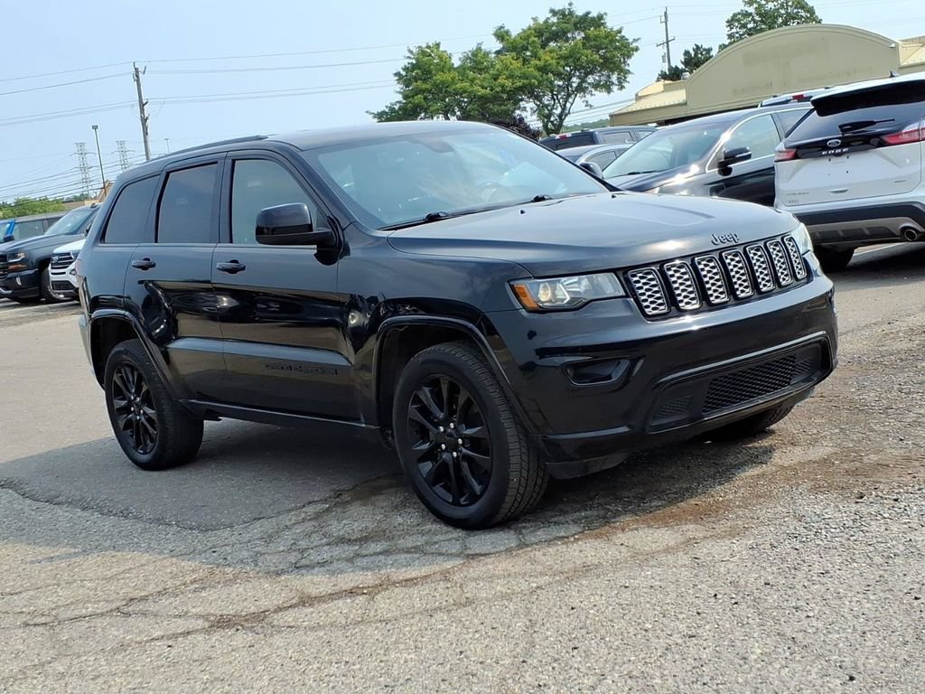 Used 2021 Jeep Grand Cherokee Laredo X AWD/4WD image 7