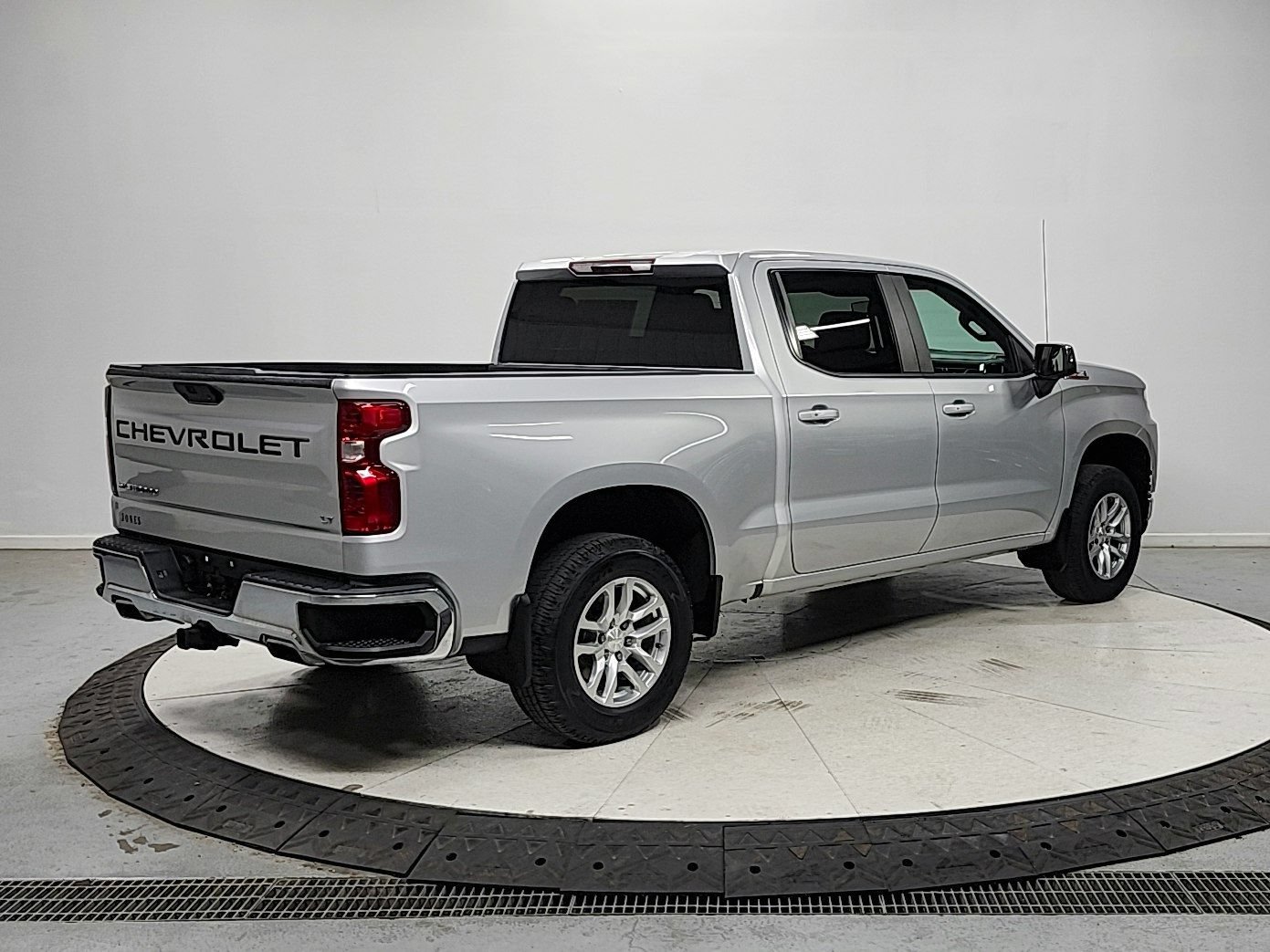 Used 2019 Chevrolet Silverado 1500 LT w/ All-Star Edition AWD/4WD image 7