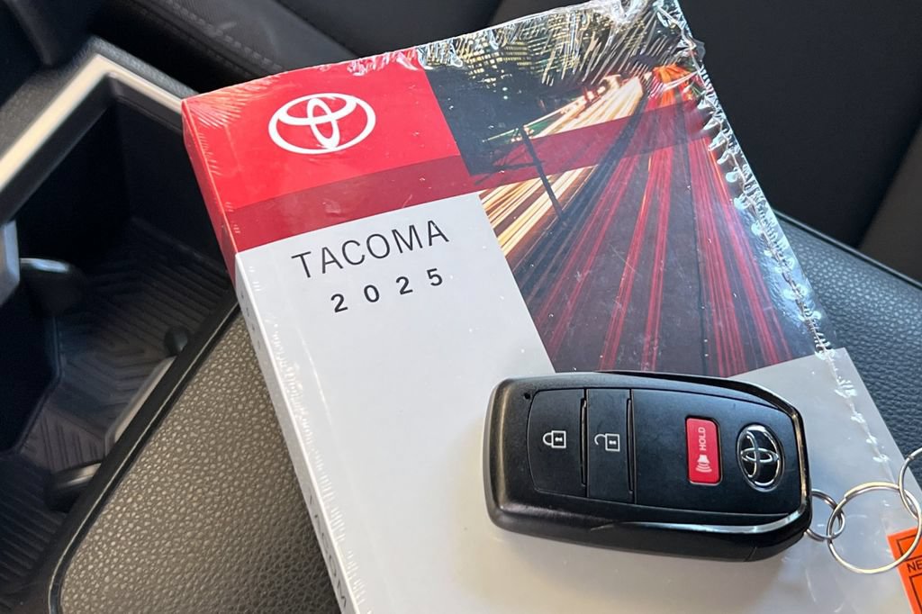 Certified 2025 Toyota Tacoma SR5 AWD/4WD image 12