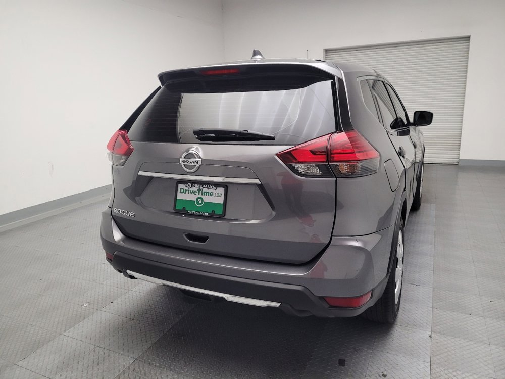 Used 2017 Nissan Rogue S image 7