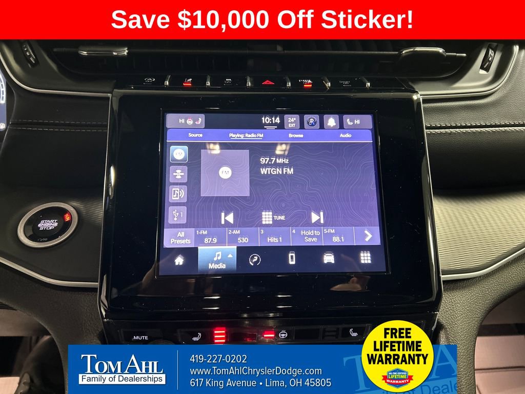 New 2025 Jeep Grand Cherokee L Laredo image 15