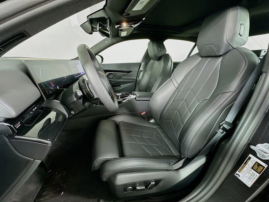 Used 2025 BMW 530i 530i w/ Premium Package image 21