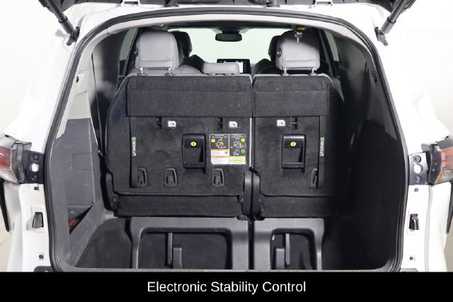 Used 2024 Toyota Sienna XLE AWD/4WD image 18