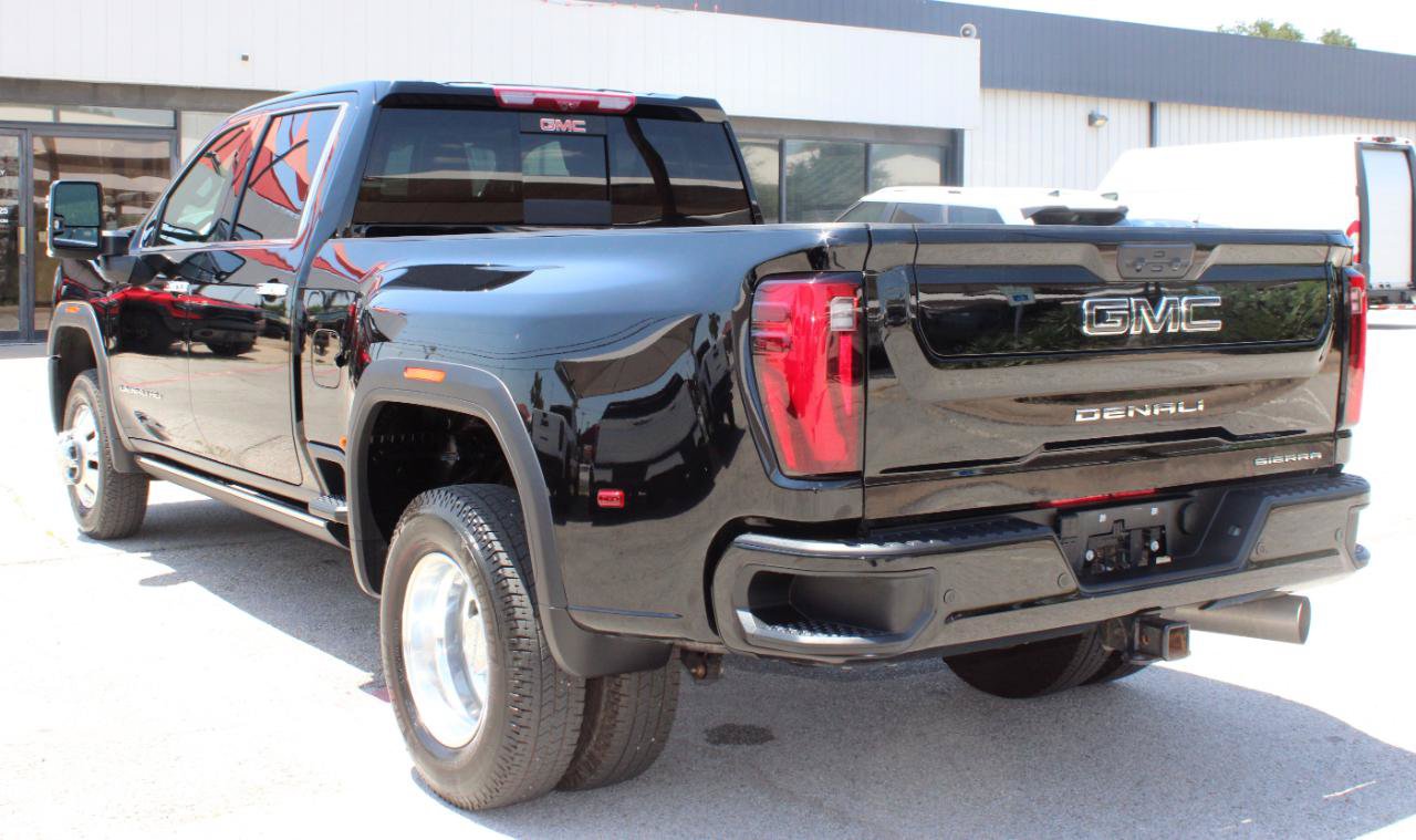 Used 2026 GMC Sierra 3500 Denali Ultimate AWD/4WD image 4