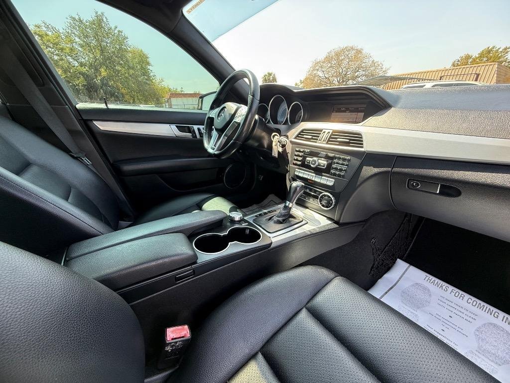 Used 2013 Mercedes-Benz C 250 Sedan image 19
