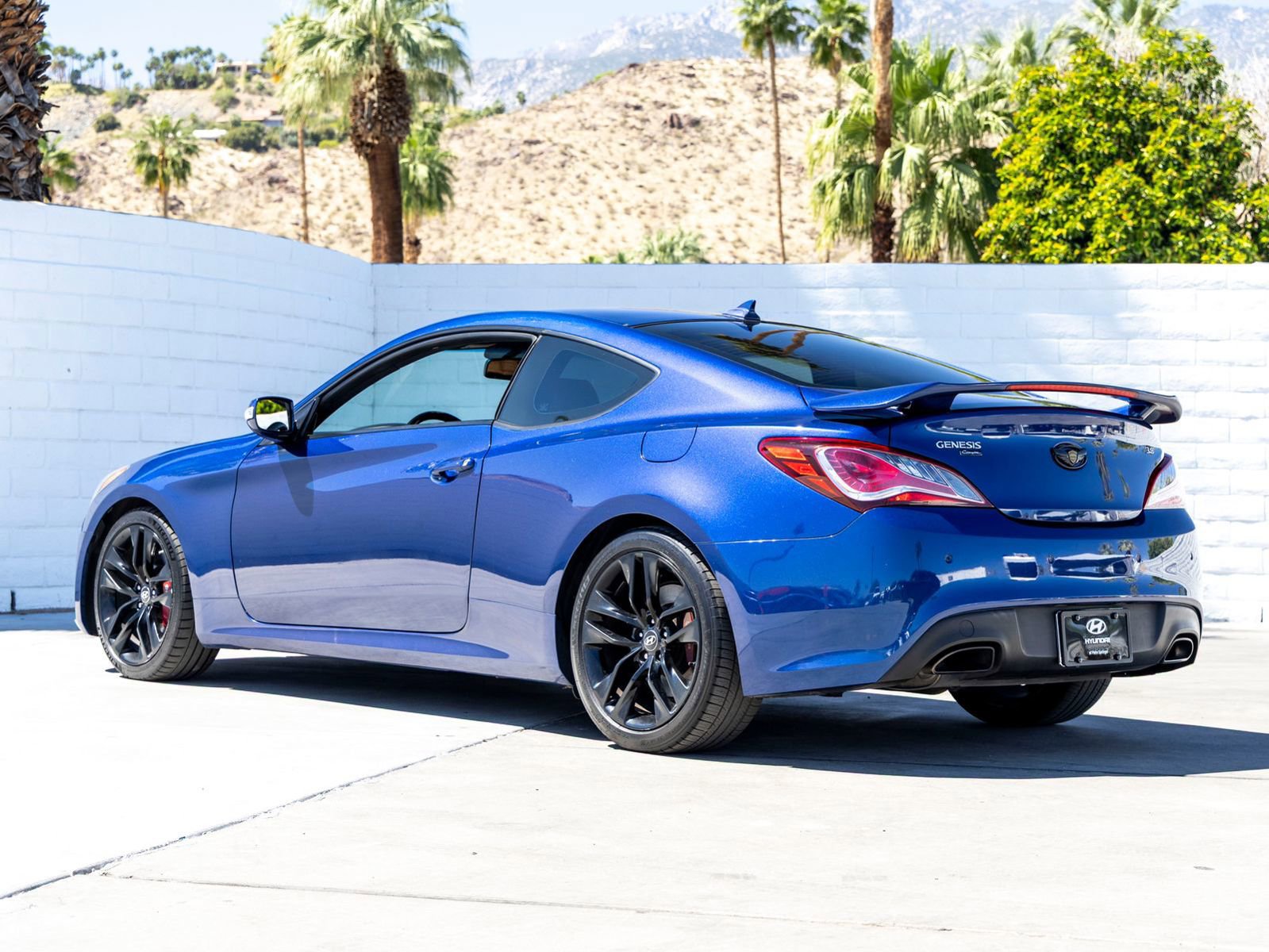 Used 2016 Hyundai Genesis Coupe 3.8 image 7