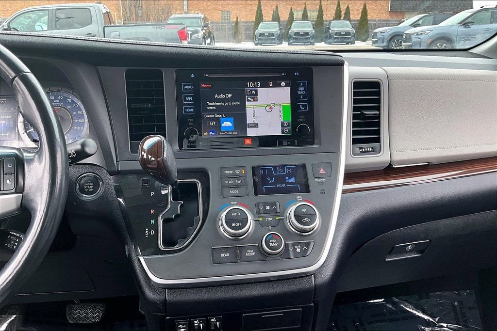 Used 2017 Toyota Sienna Limited Premium image 19