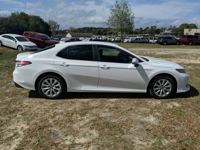 Used 2020 Toyota Camry LE FWD image 3