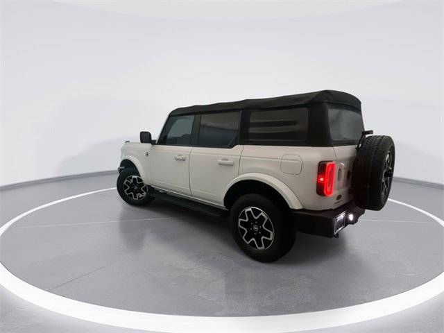 Used 2022 Ford Bronco Outer Banks image 2