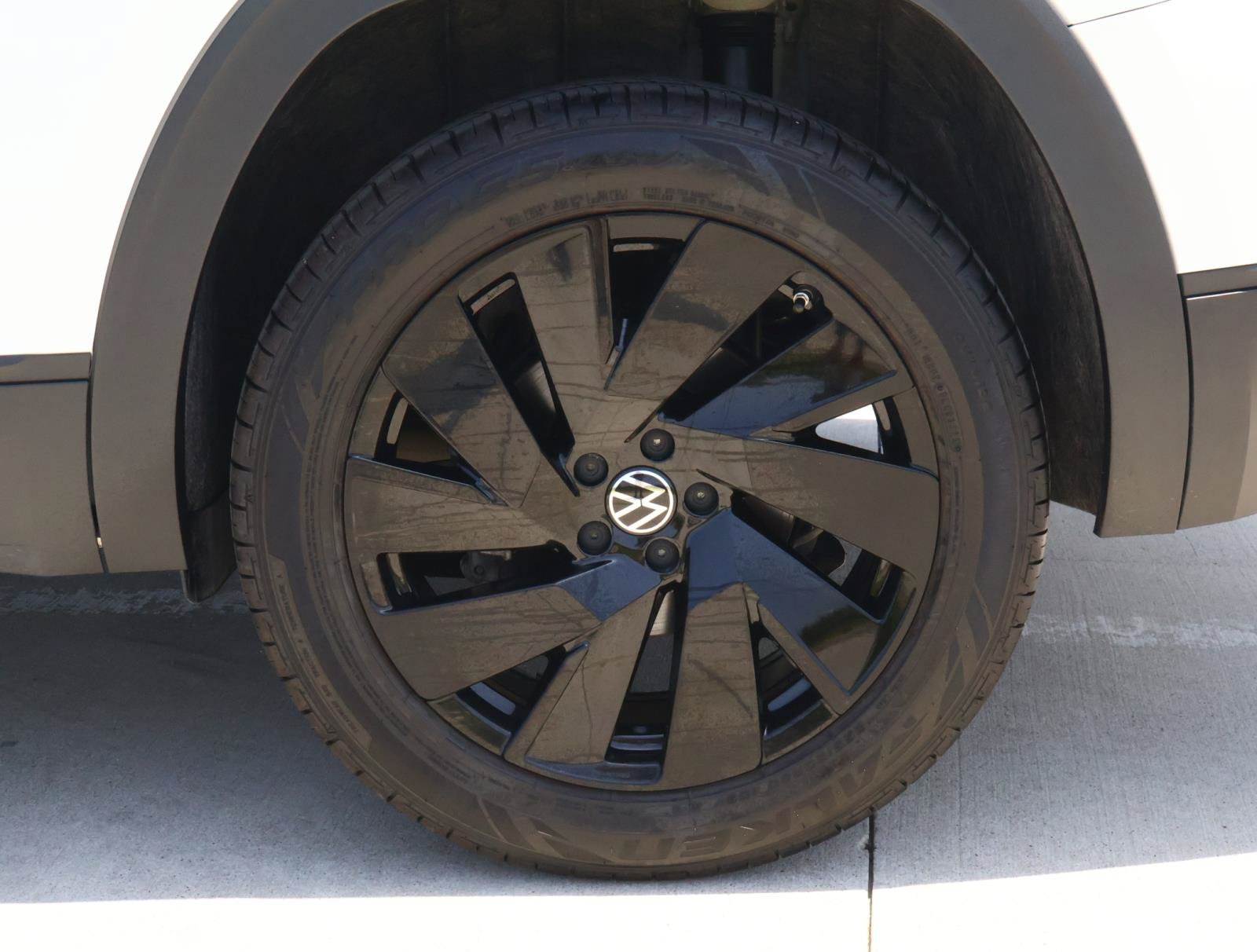 Used 2025 Volkswagen Atlas SE FWD image 8