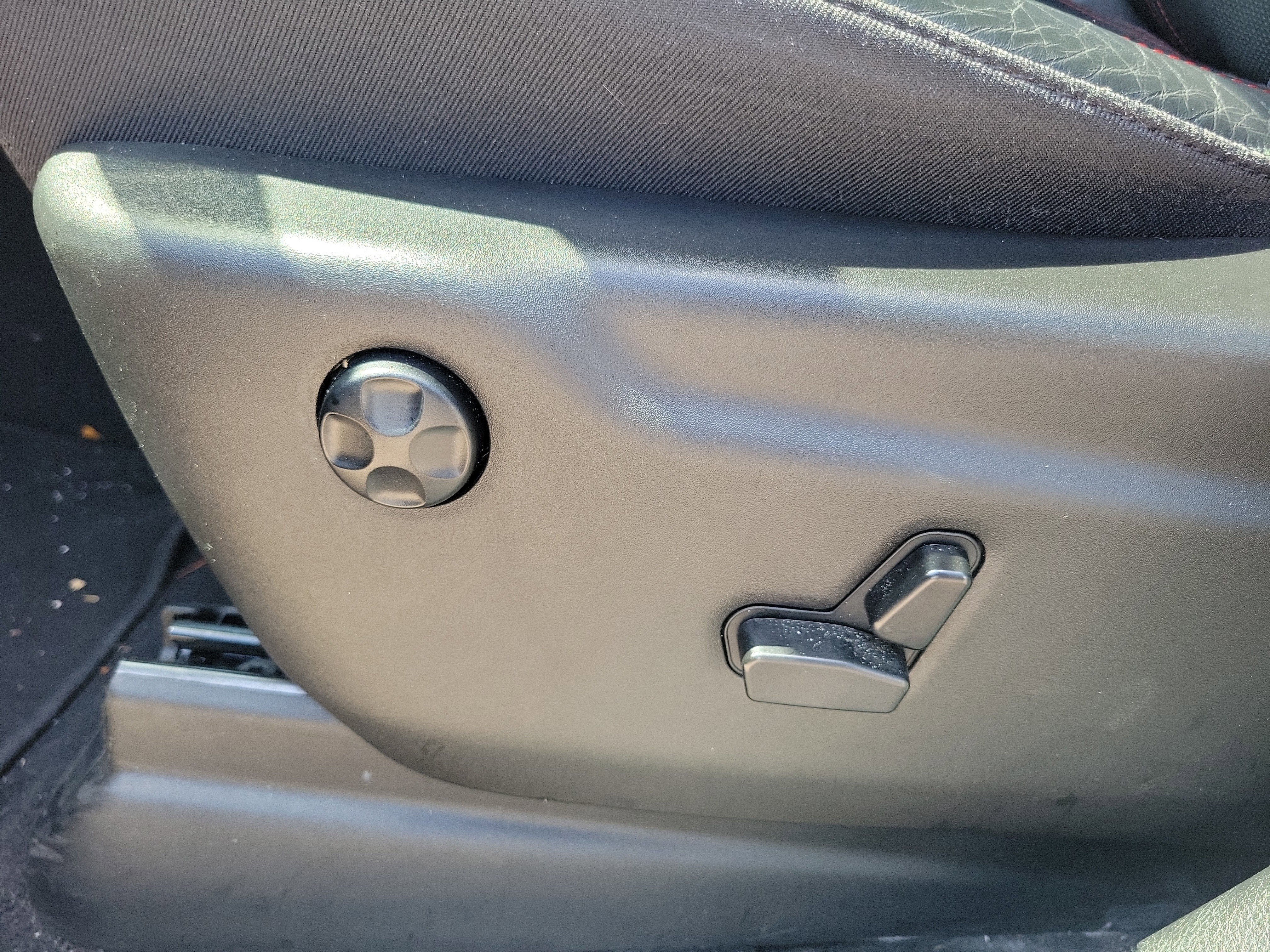 Used 2024 Dodge Durango GT image 23