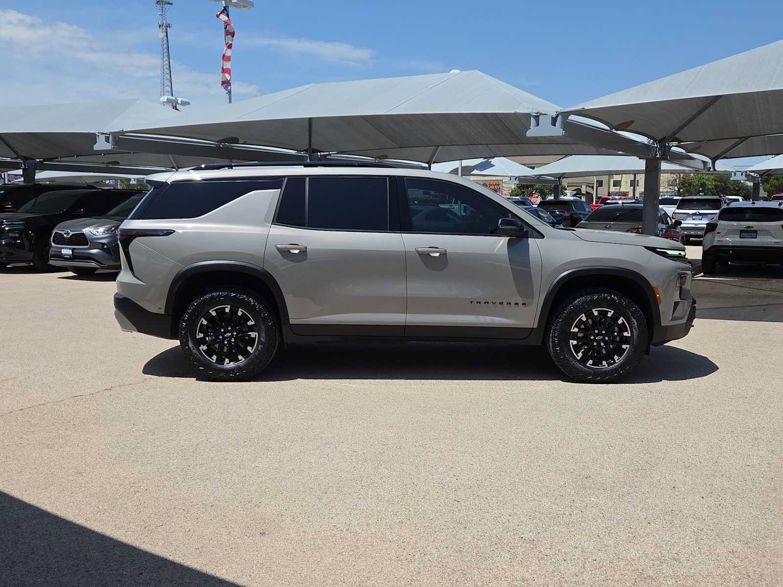 Used 2026 Chevrolet Traverse Z71 w/ Enhanced Driving Package AWD/4WD image 9