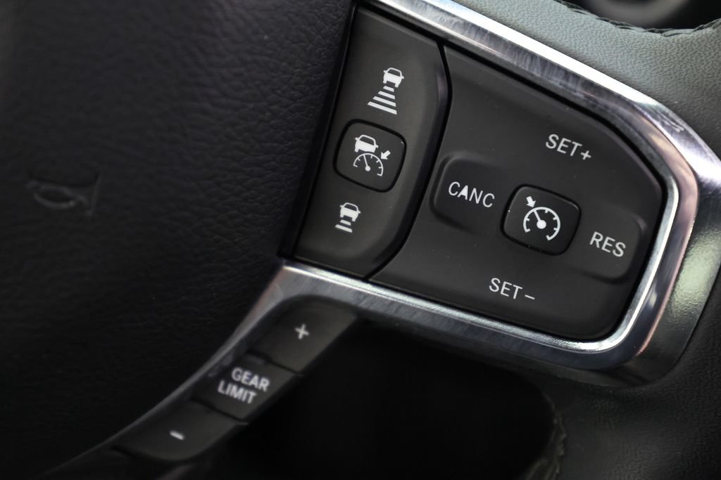 Used 2025 RAM 1500 Laramie AWD/4WD image 21