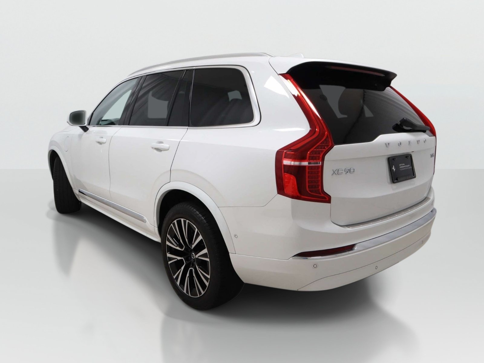 Used 2025 Volvo XC90 T8 Plus w/ Protection Package Premier AWD/4WD image 3