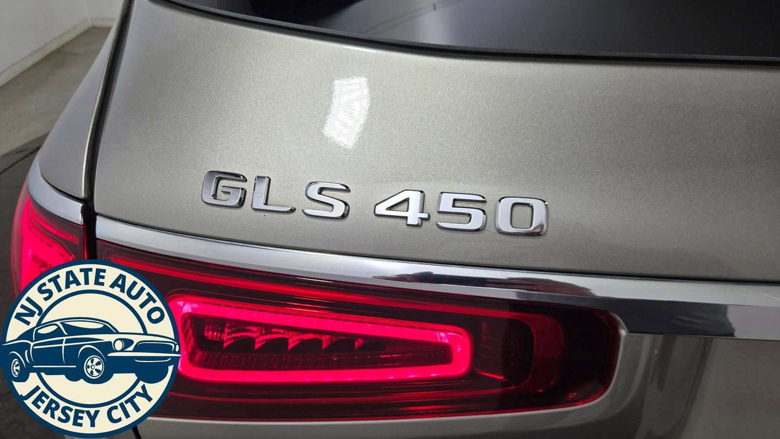 Used 2020 Mercedes-Benz GLS 450 4MATIC image 32