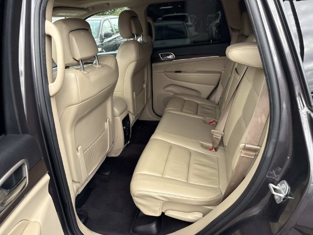 Used 2017 Jeep Grand Cherokee Limited AWD/4WD image 17