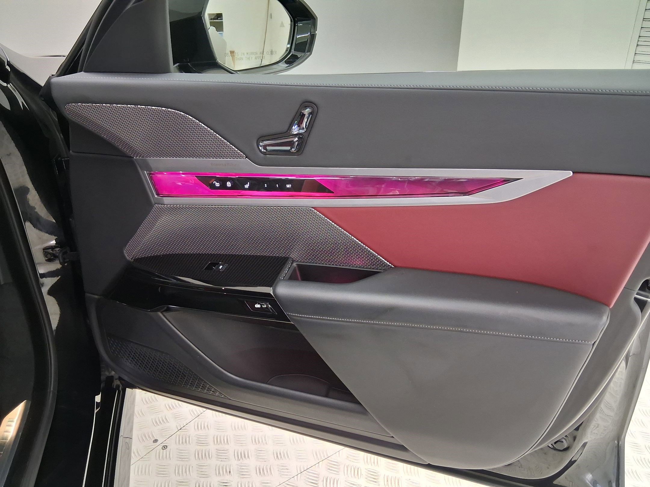 Used 2023 BMW 740i image 30