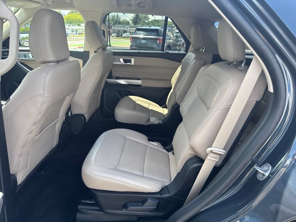 Used 2023 Ford Explorer Limited w/ Equipment Group 301A AWD/4WD image 32