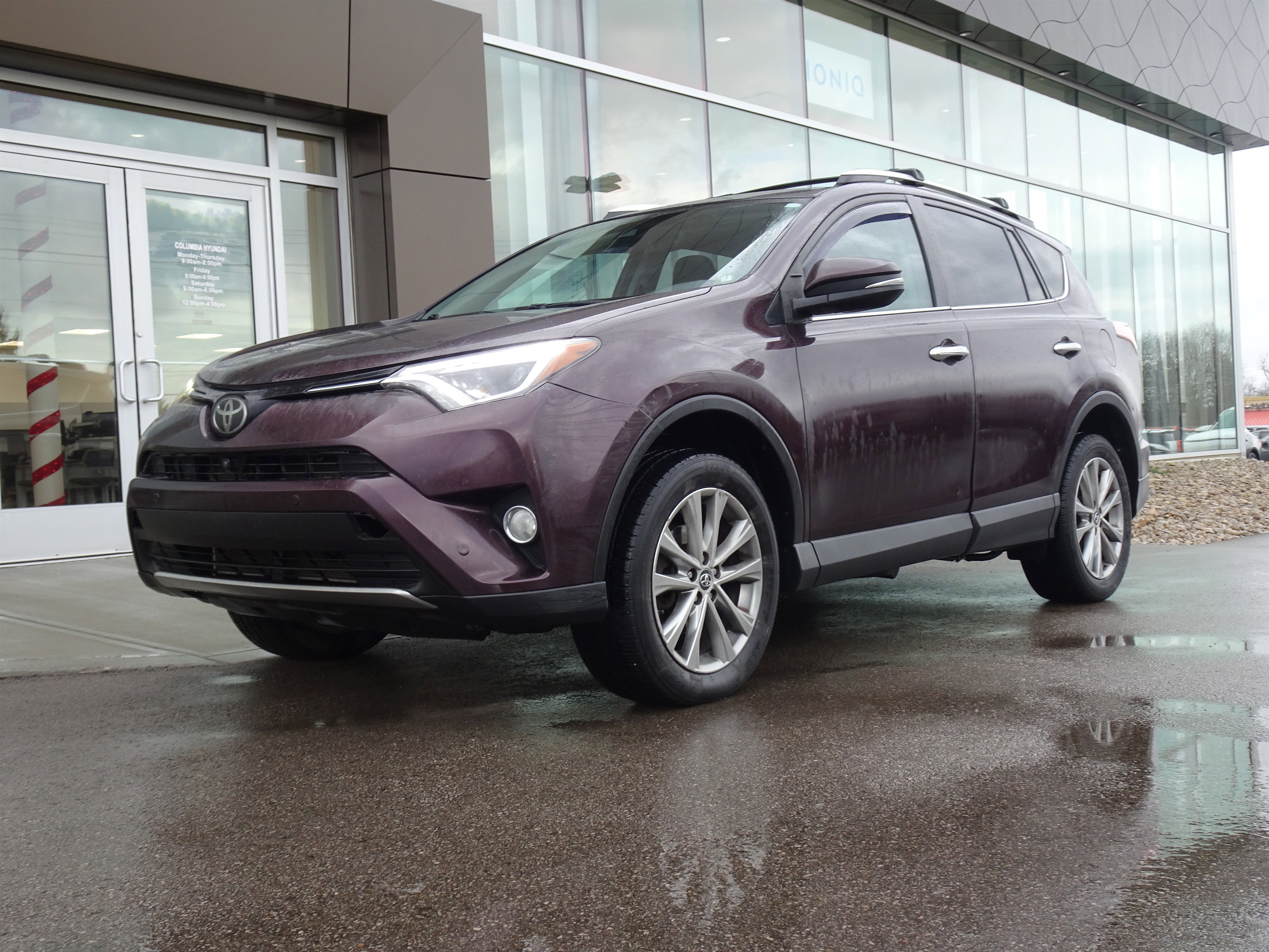 Used 2016 Toyota RAV4 Limited image 1