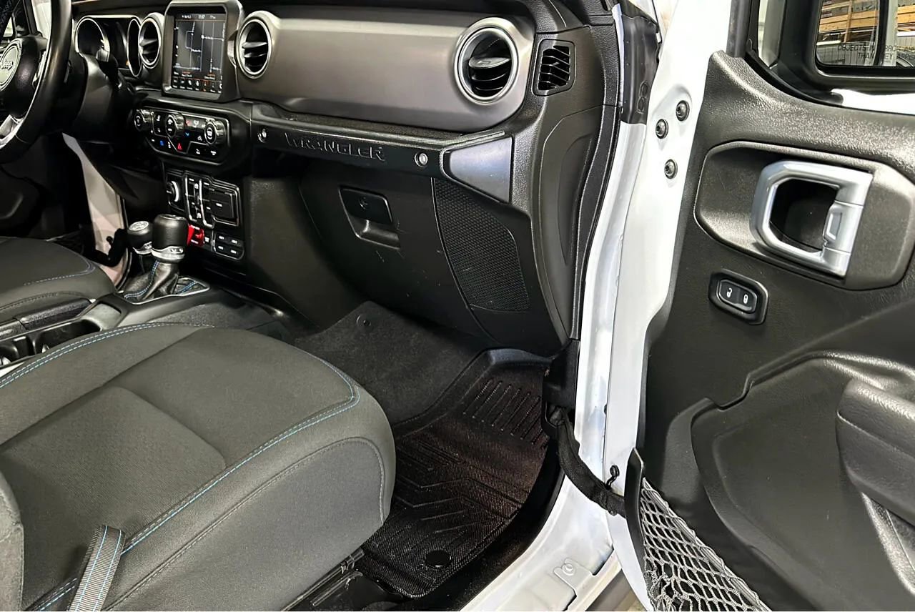 Used 2022 Jeep Wrangler Unlimited Rubicon 4xe image 15