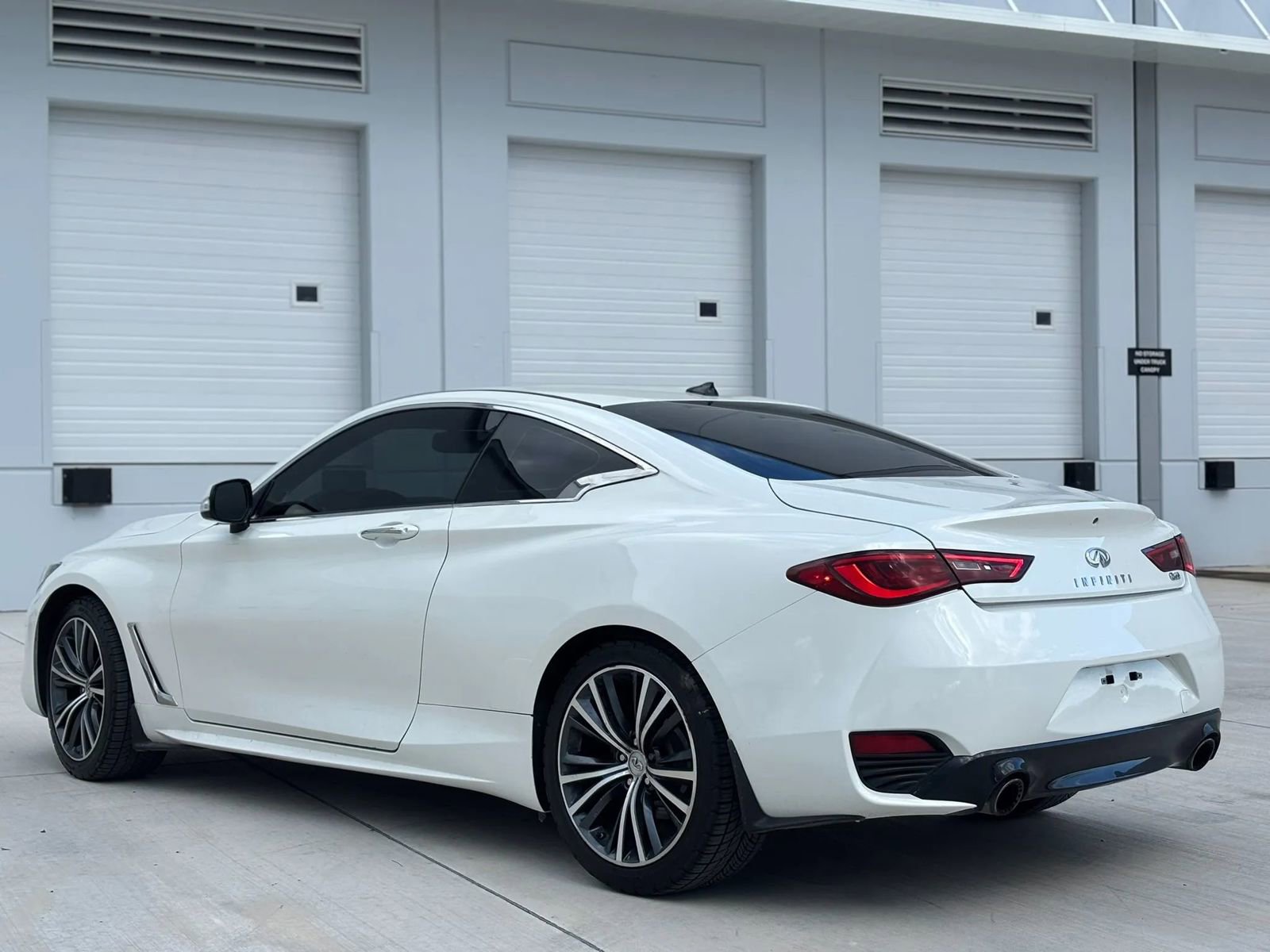 Used 2019 INFINITI Q60 3.0t Luxe w/ Essential Package image 9