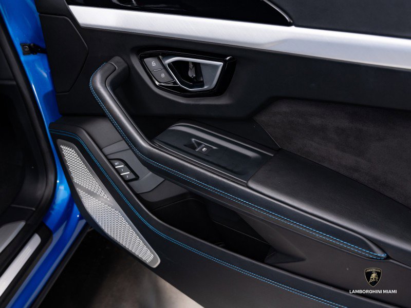 Used 2020 Lamborghini Urus image 35