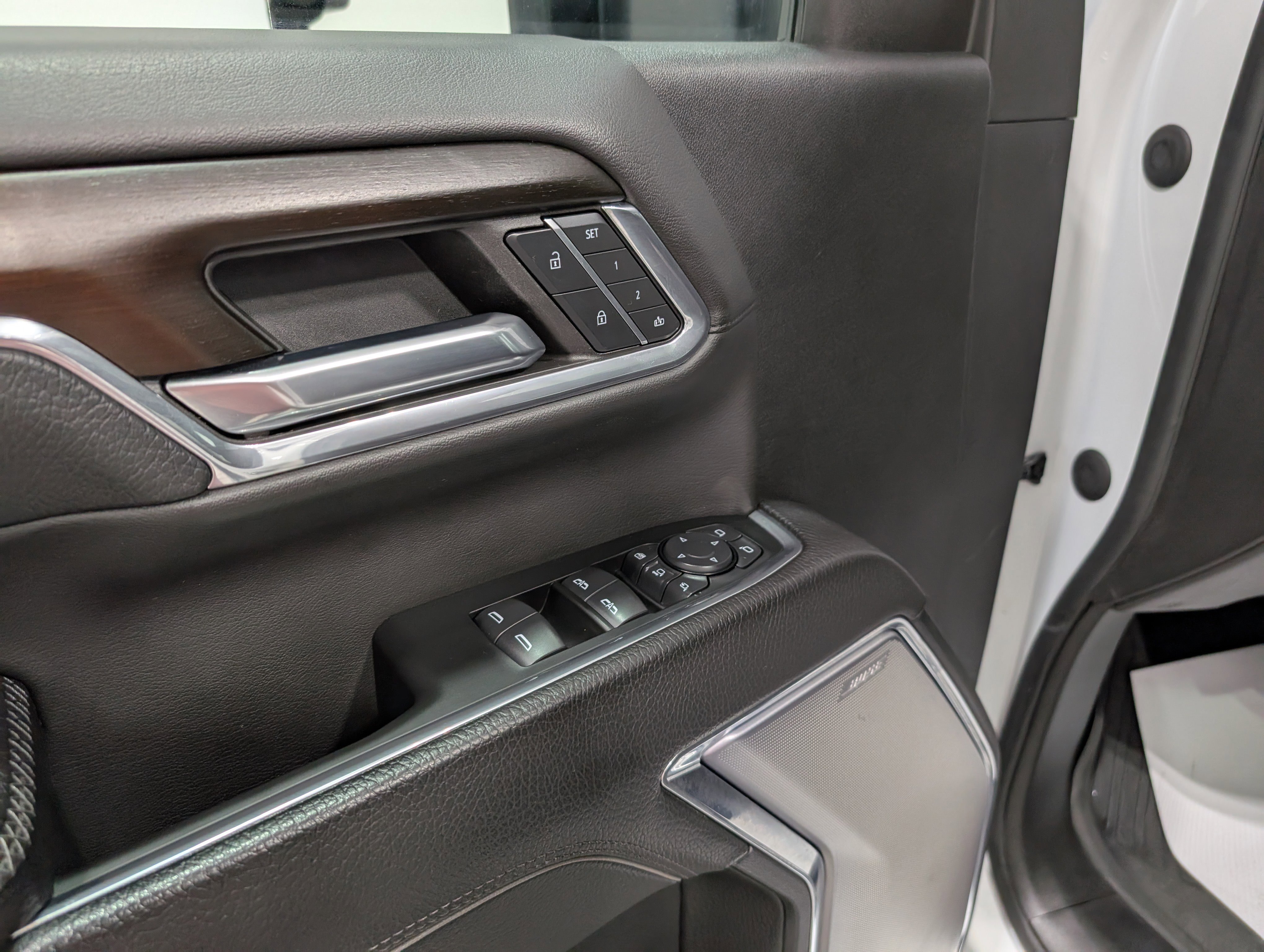 Used 2024 GMC Sierra 3500 Denali w/ Denali Reserve Package image 17