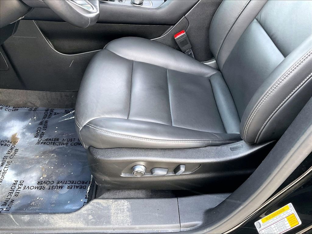 Used 2025 Cadillac XT4 Premium Luxury image 32