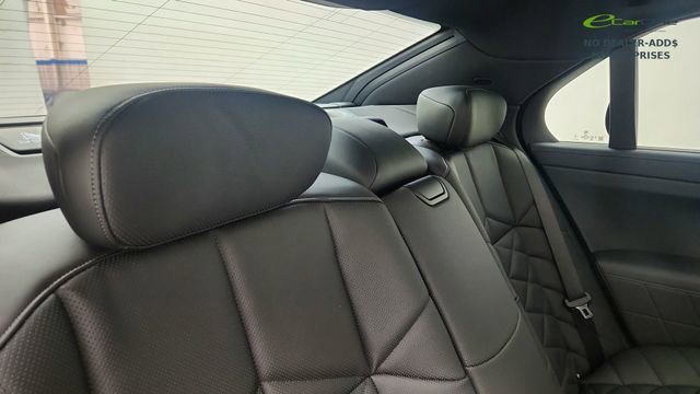 Used 2025 BMW 740i xDrive AWD/4WD image 27
