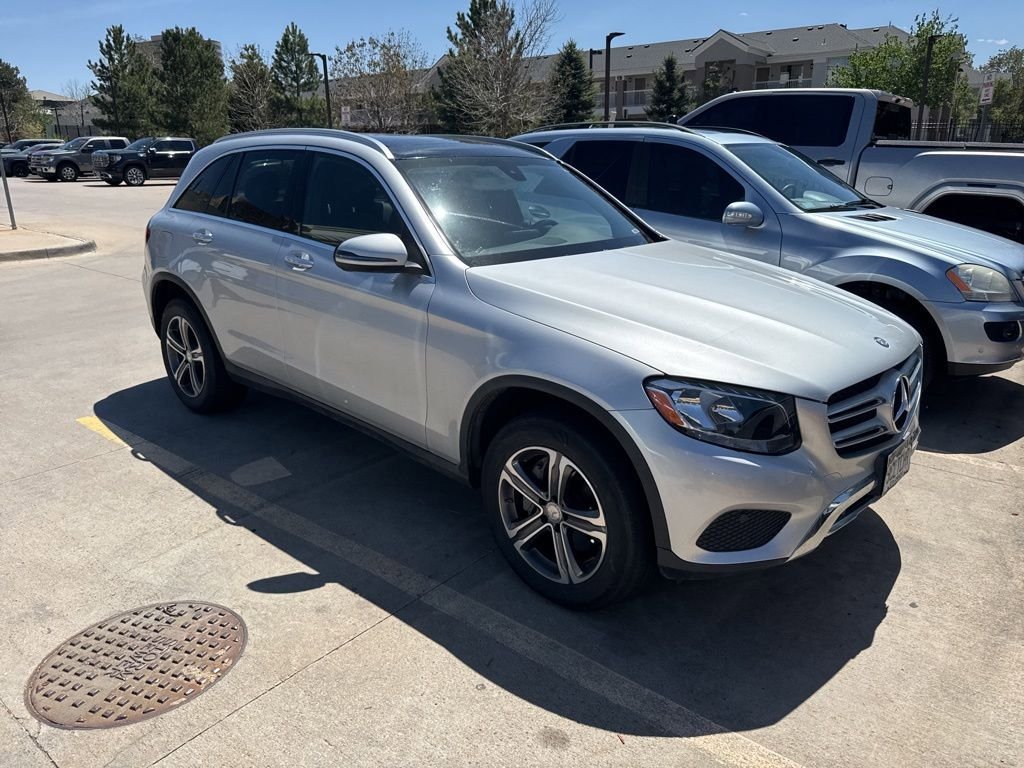 Used 2016 Mercedes-Benz GLC 300 4MATIC image 2