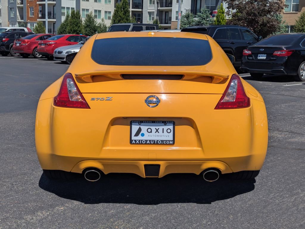 Used 2017 Nissan 370Z Coupe RWD image 8