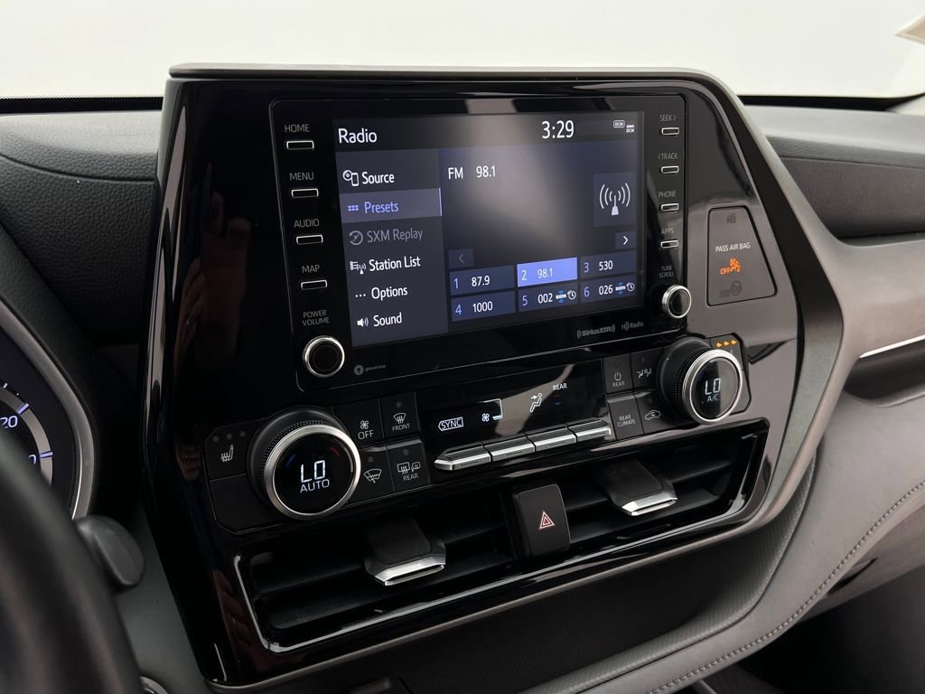 Used 2020 Toyota Highlander XLE image 20