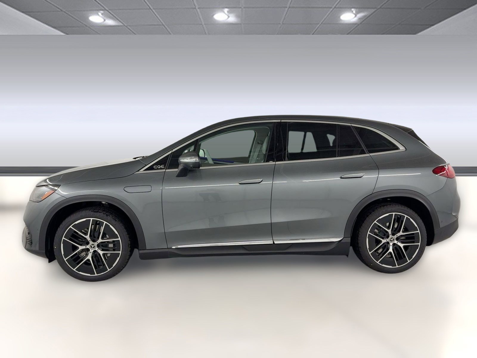 New 2026 Mercedes-Benz EQE 320+ SUV image 2