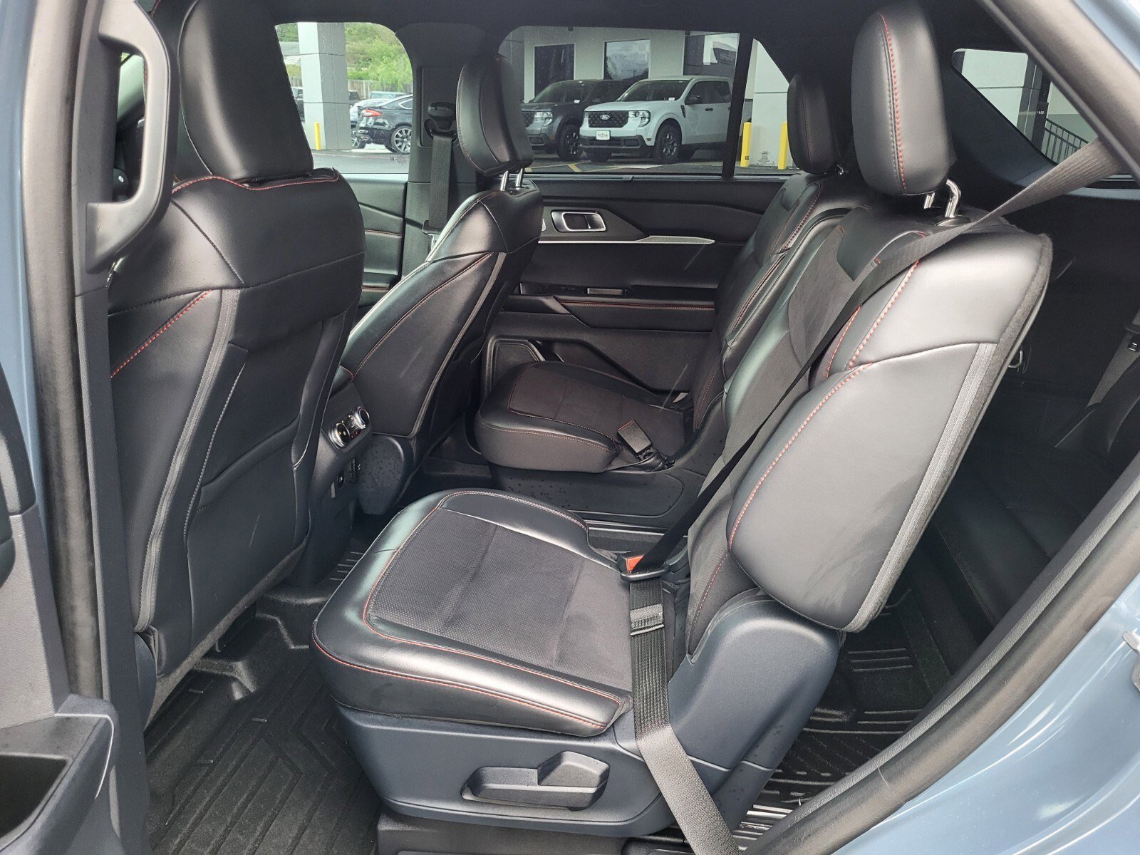 Certified 2025 Ford Explorer ST image 17