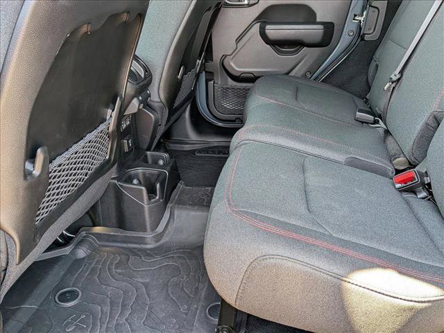Used 2024 Jeep Wrangler Unlimited Rubicon w/ Technology Group AWD/4WD image 18