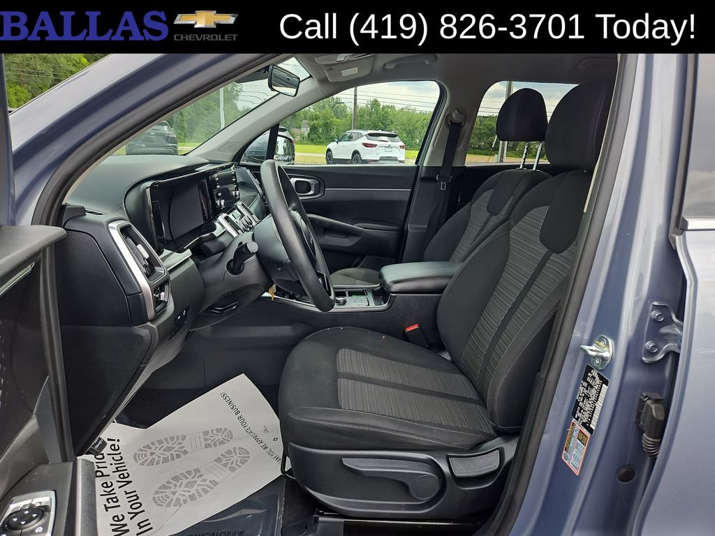Used 2023 Kia Sorento LX AWD/4WD image 9