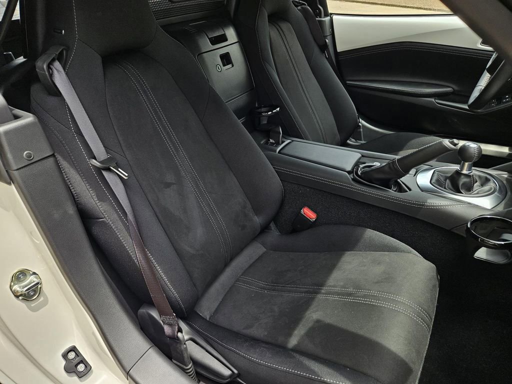 New 2025 MAZDA MX-5 Miata Club w/ Interior Package image 11