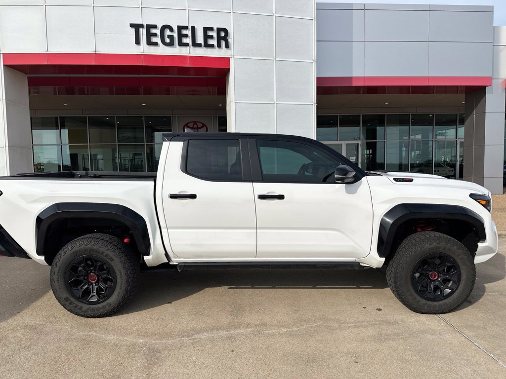 Used 2025 Toyota Tacoma TRD Pro AWD/4WD image 8