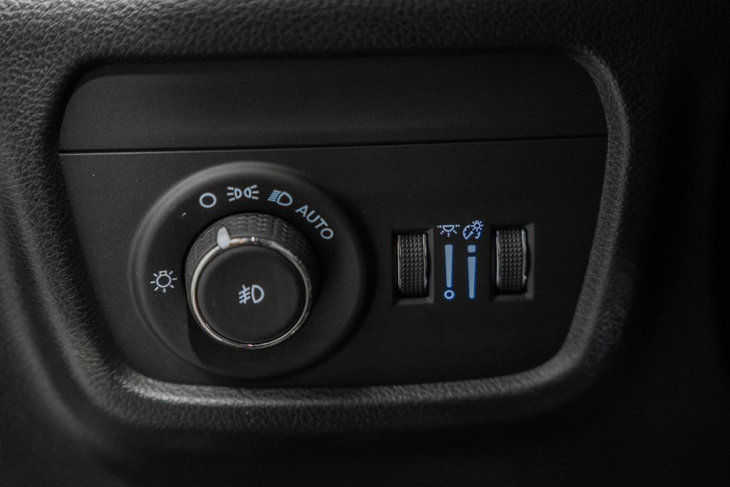 Used 2024 Jeep Grand Cherokee L Limited w/ Luxury Tech Group II image 52