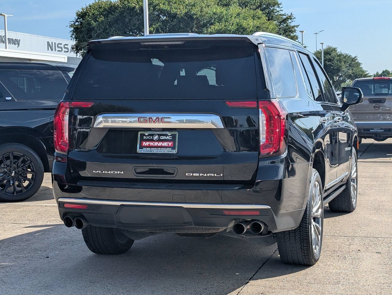 Used 2021 GMC Yukon Denali w/ Denali Premium Package AWD/4WD image 4