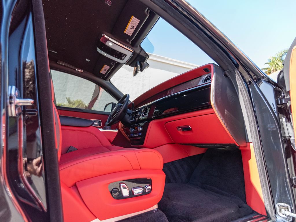Used 2019 Rolls-Royce Phantom Sedan image 26