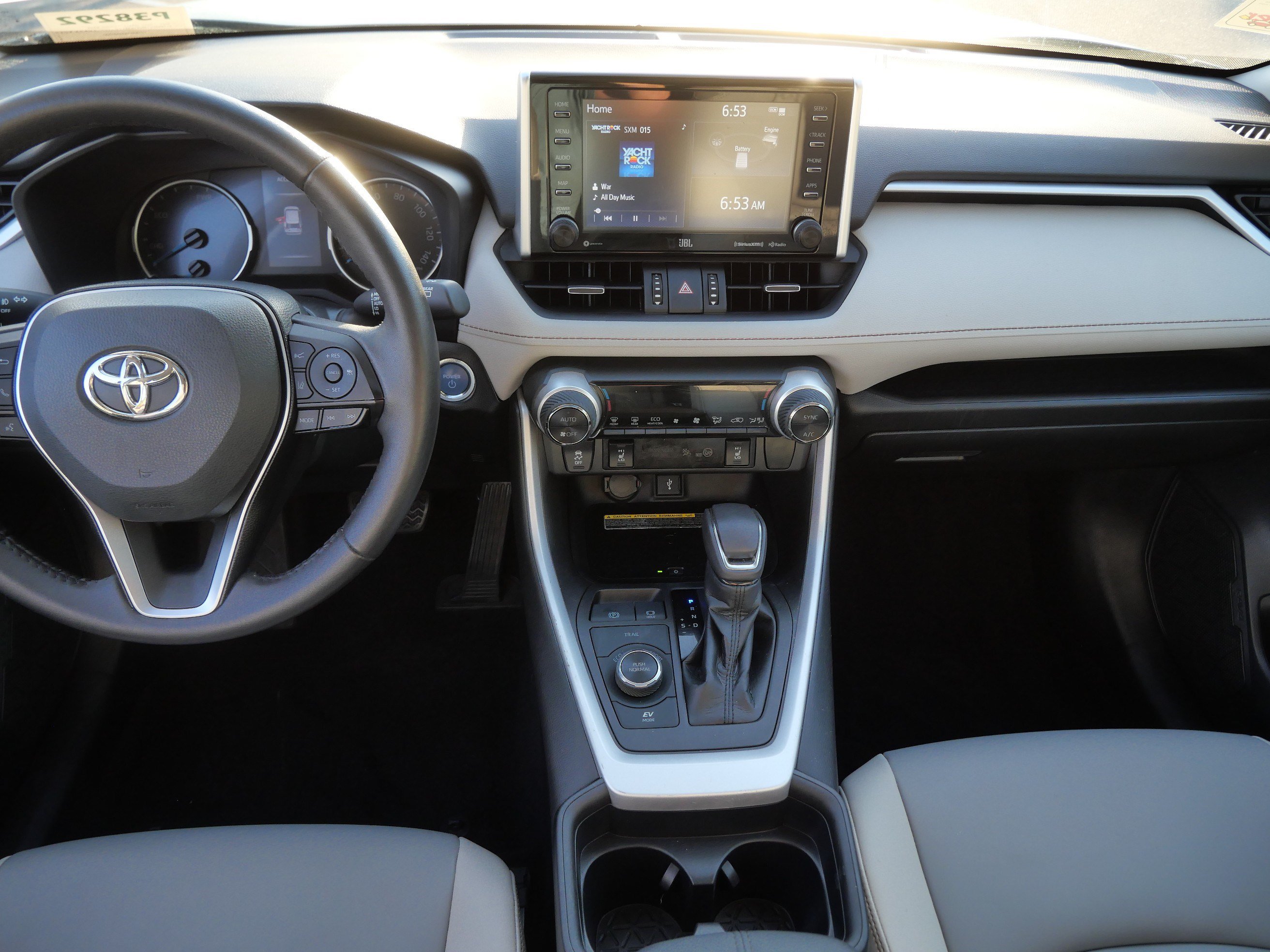 Certified 2021 Toyota RAV4 XLE Premium AWD/4WD image 11