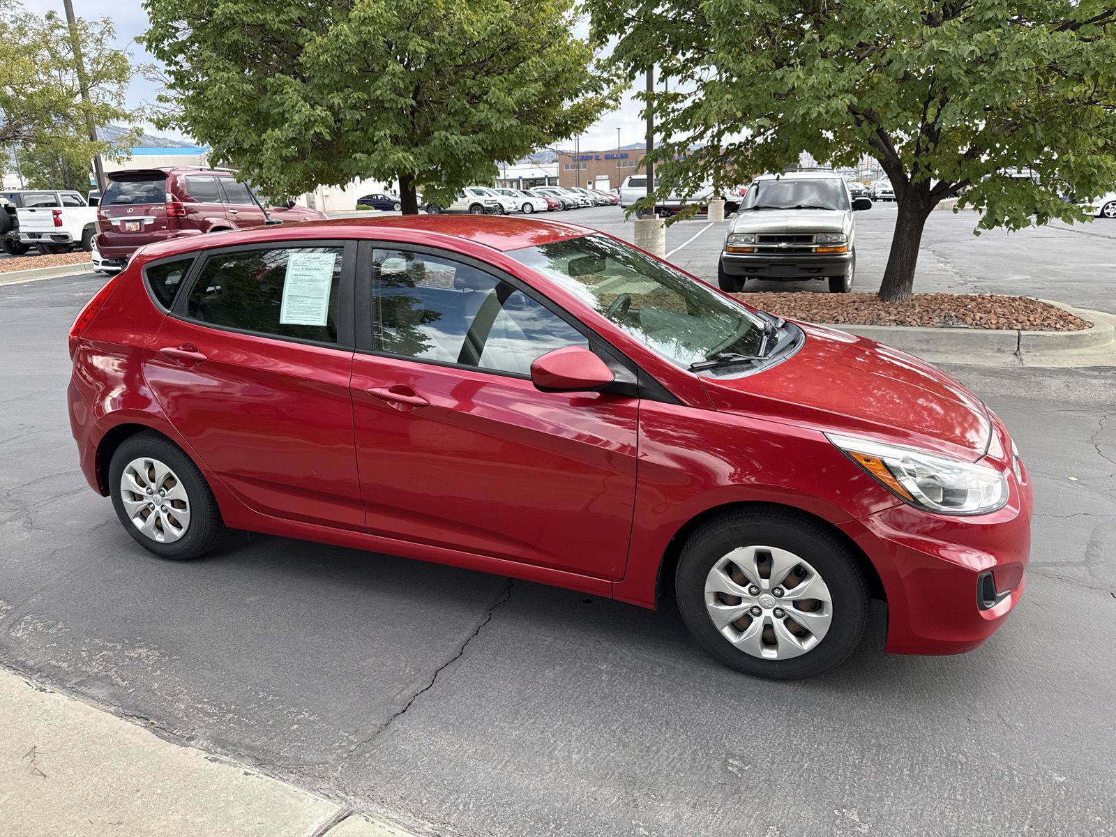 Used 2017 Hyundai Accent SE FWD image 3