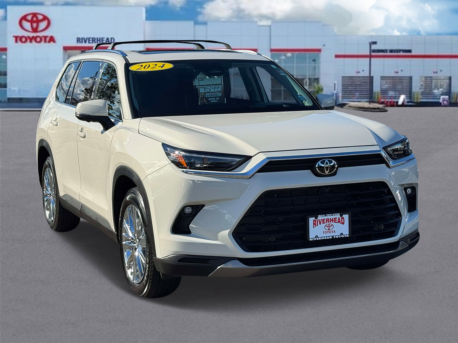 Used 2024 Toyota Grand Highlander Platinum image 2