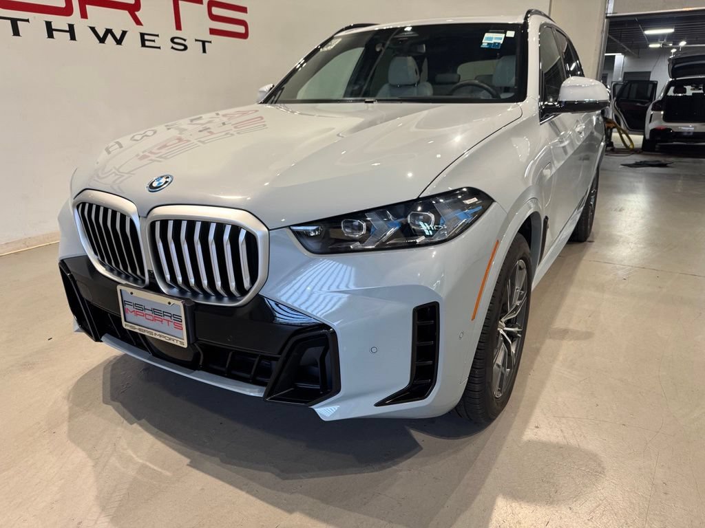 Used 2026 BMW X5 xDrive50e w/ M Sport Package AWD/4WD image 2