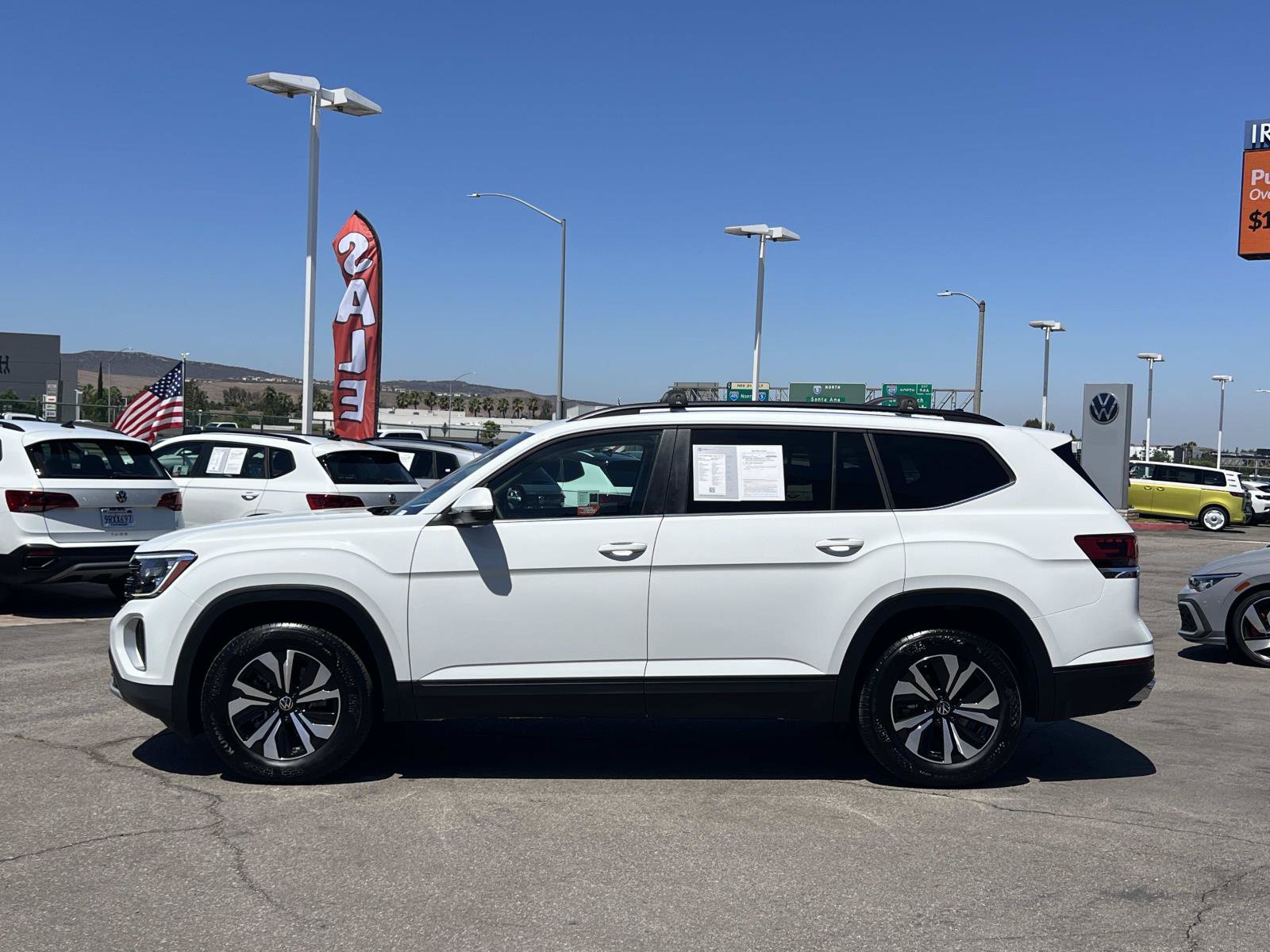 Certified 2025 Volkswagen Atlas SE FWD image 2